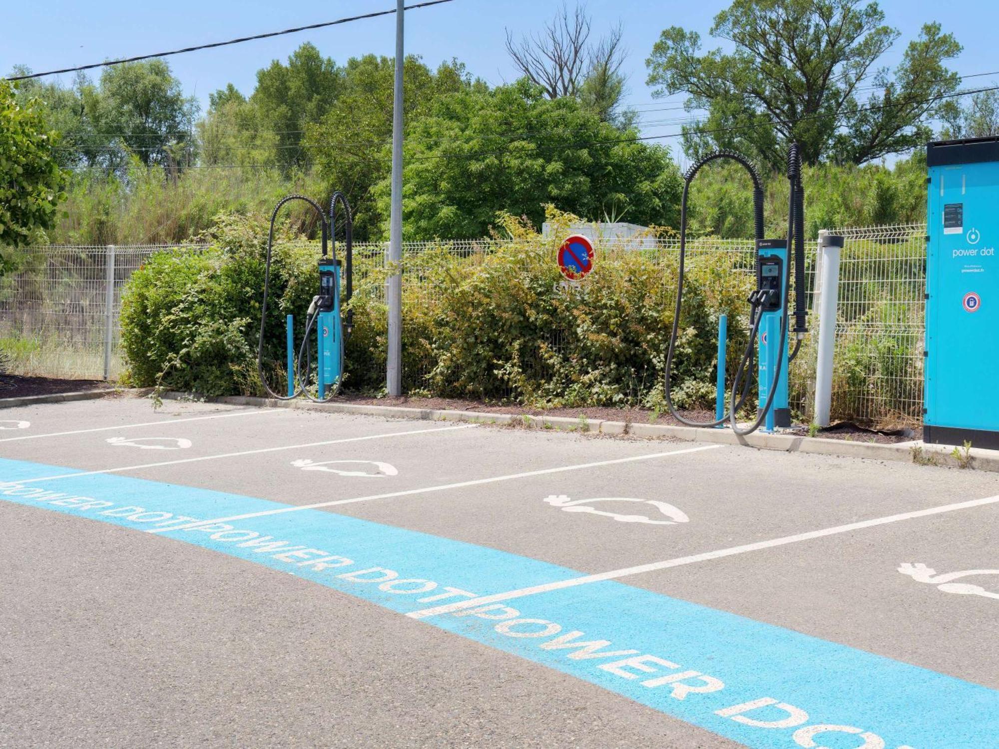 Ibis Budget Pertuis Portes Du Luberon מראה חיצוני תמונה