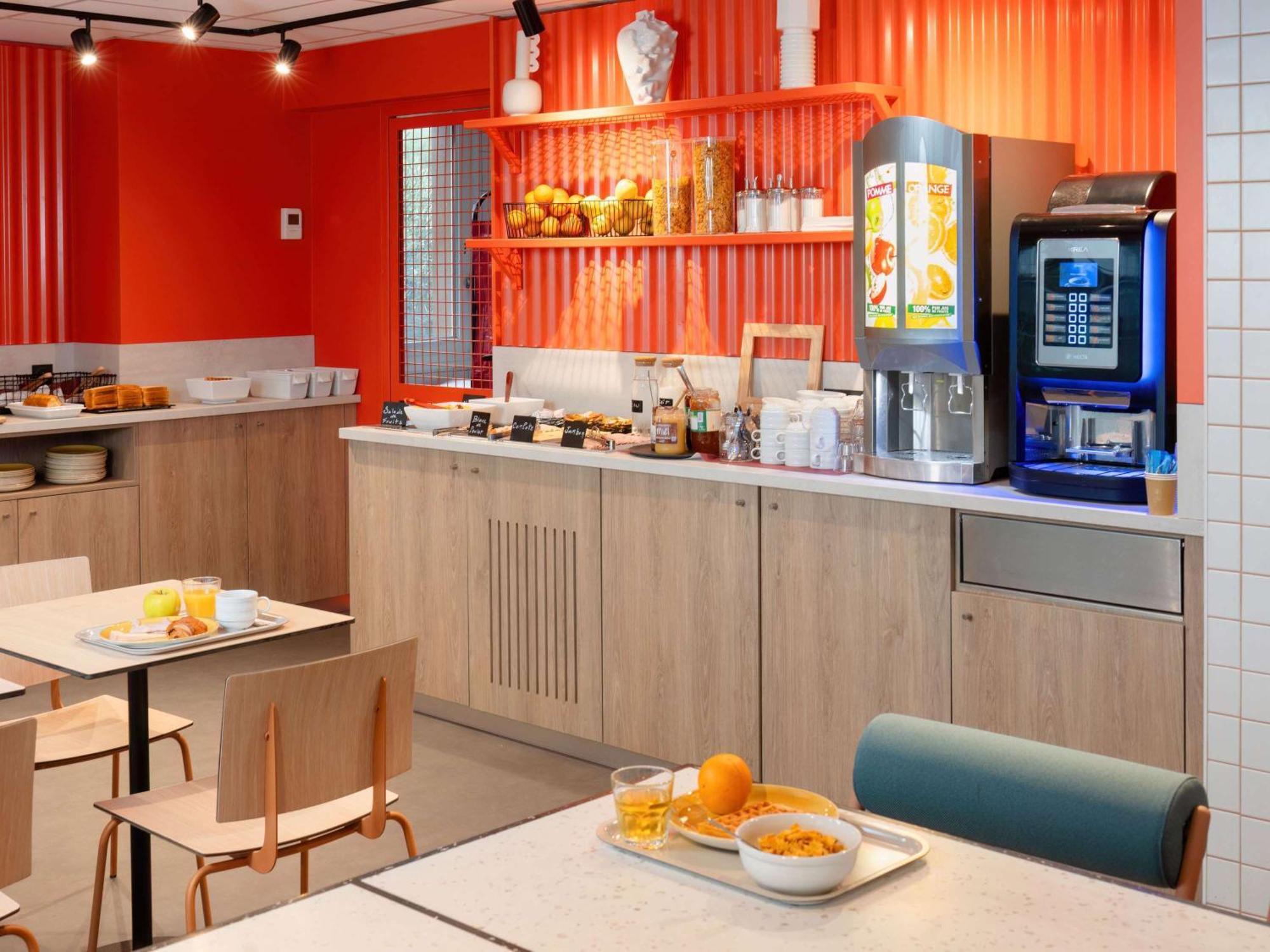 Ibis Budget Pertuis Portes Du Luberon מראה חיצוני תמונה