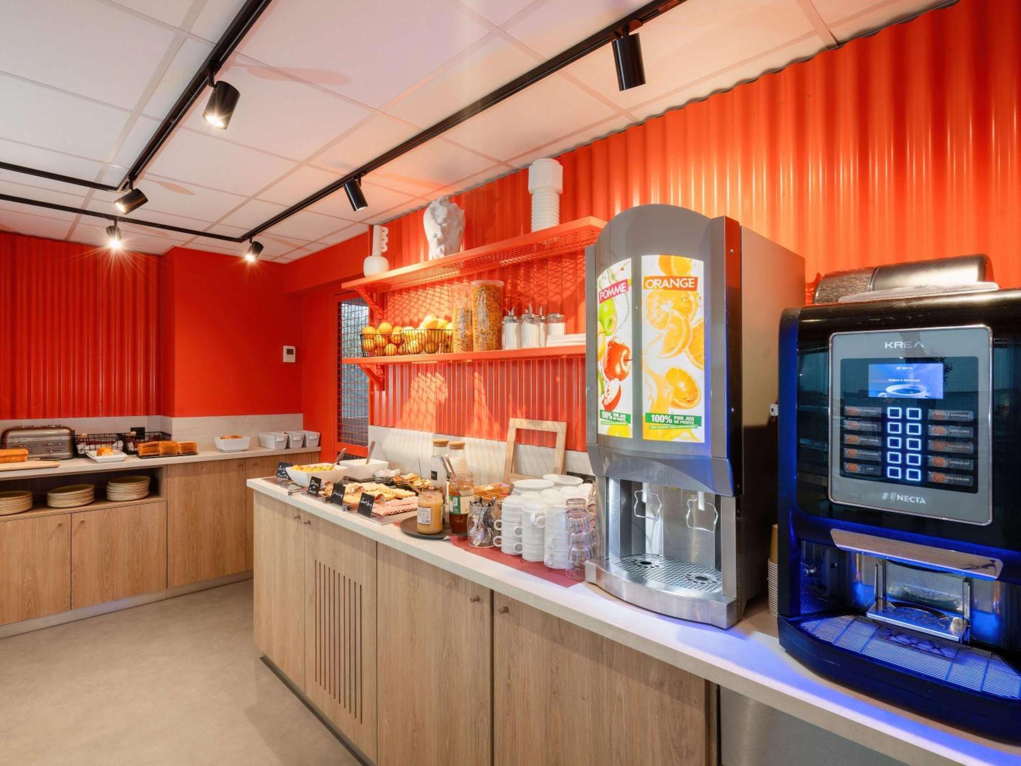 Ibis Budget Pertuis Portes Du Luberon מראה חיצוני תמונה