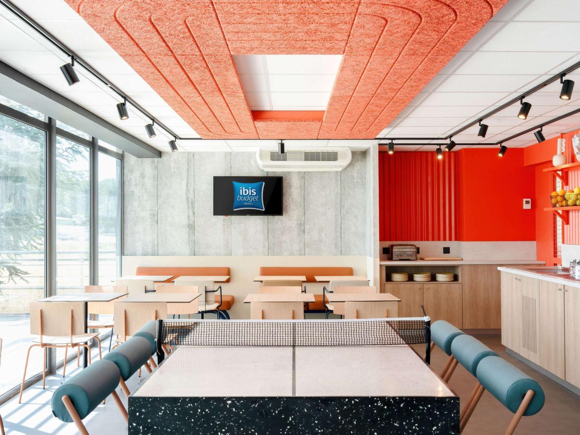 Ibis Budget Pertuis Portes Du Luberon מראה חיצוני תמונה