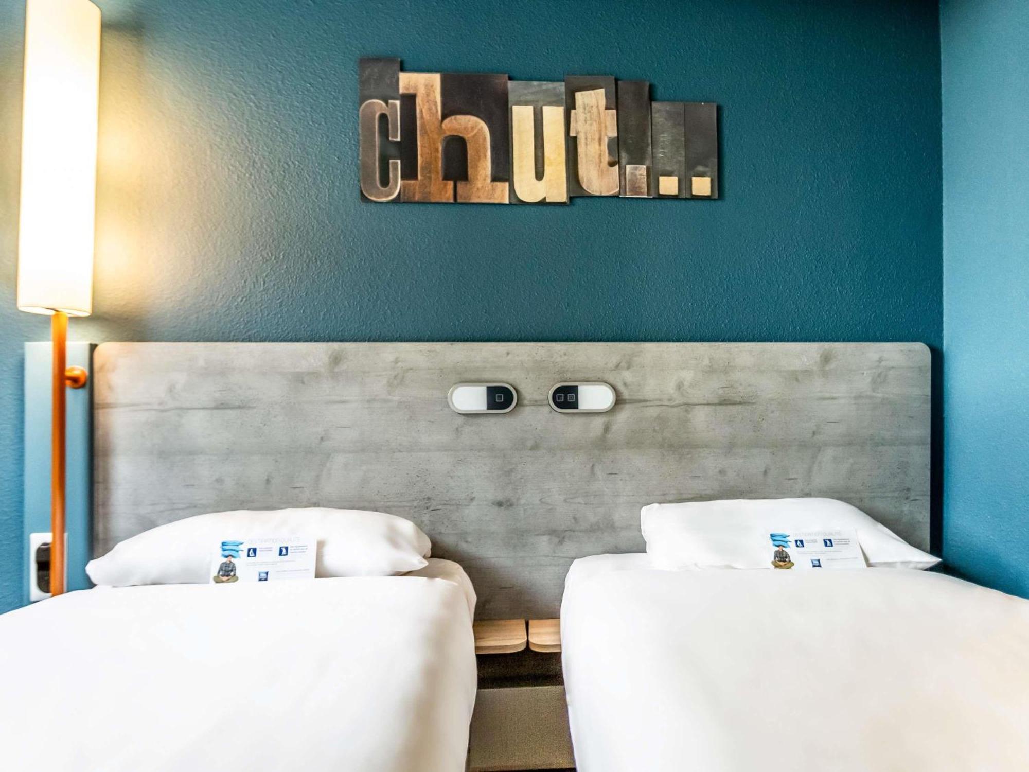 Ibis Budget Pertuis Portes Du Luberon מראה חיצוני תמונה